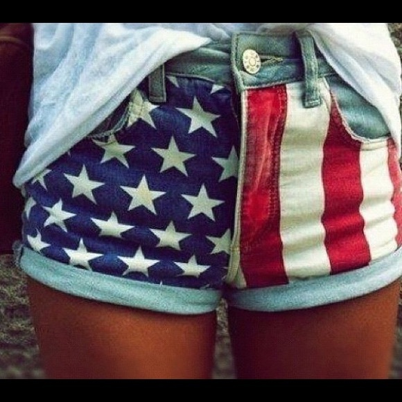 Forever 21 Pants - 💰Sold💰High Waited Americana Shorts♥️